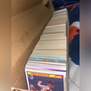 50 MLB Trading Card Lot